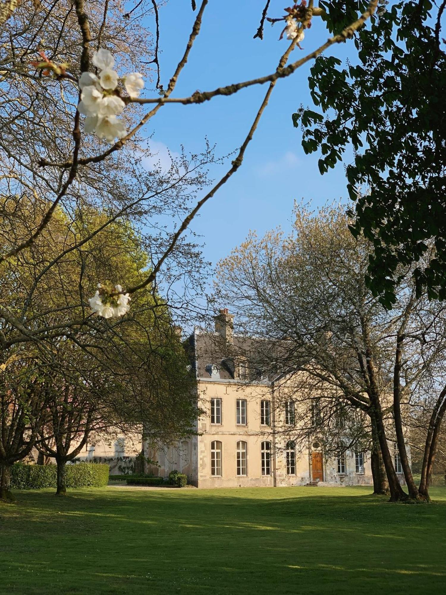 Abbaye De Blanchelande Acomodação com café da manhã Neufmesnil Exterior foto