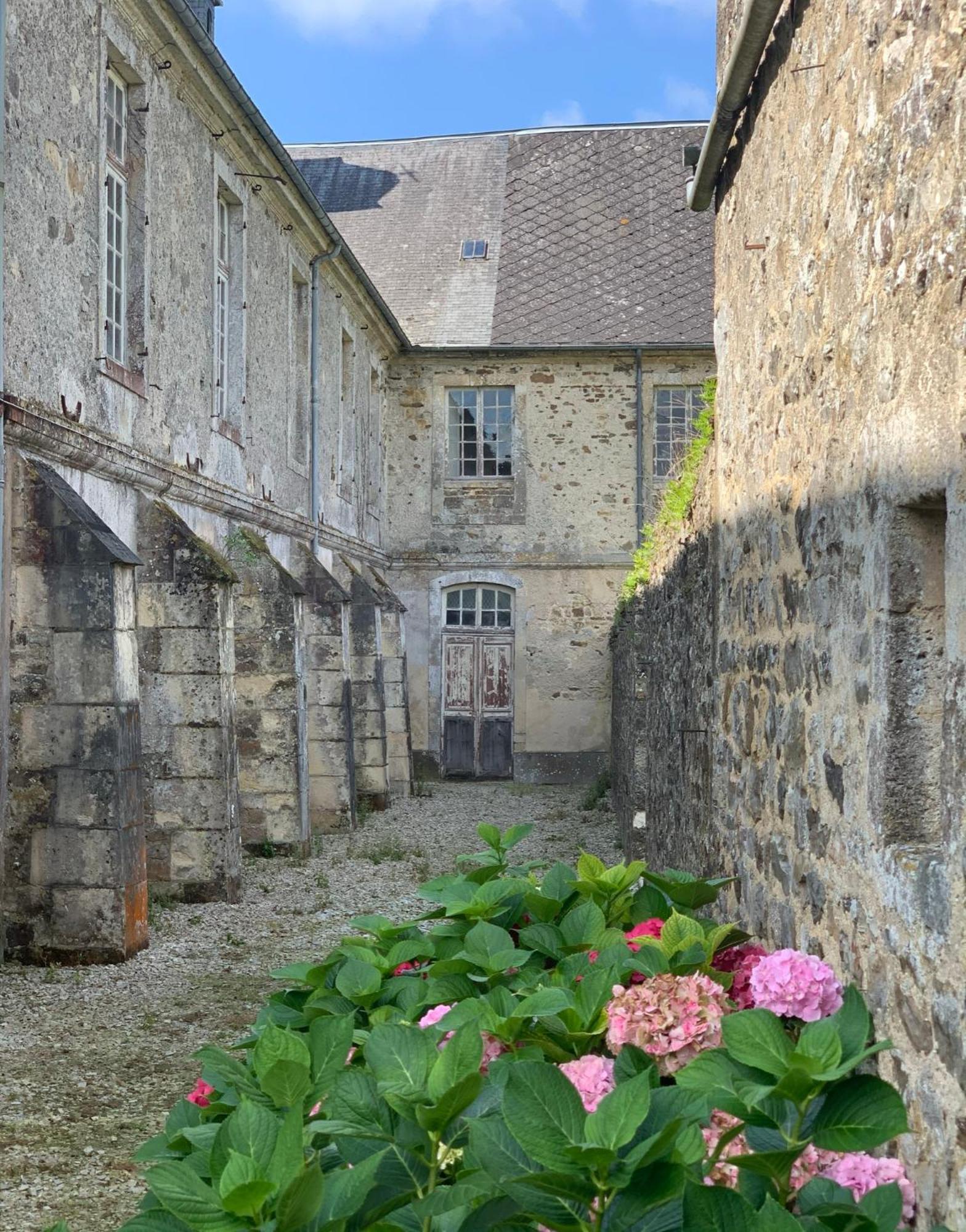 Abbaye De Blanchelande Acomodação com café da manhã Neufmesnil Exterior foto